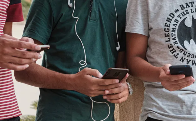 French Youth: Online and Exposed?