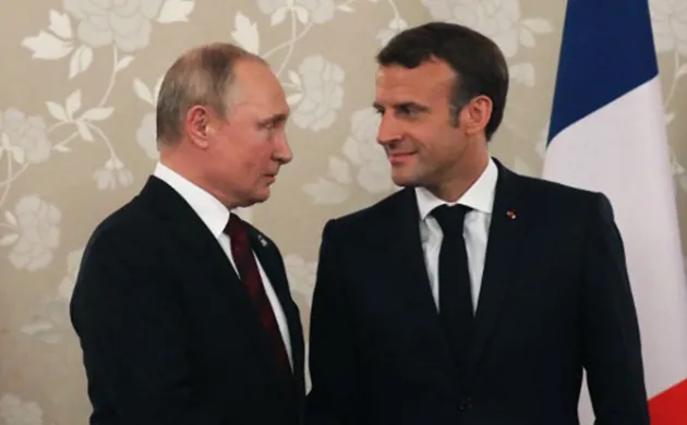 Emmanuel Macron sur la corde raide russo-ukrainienne