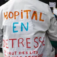 Investir dans le numérique et revaloriser la médecine de ville : les deux réponses à la crise de l’hôpital