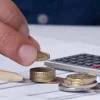 Augmenter le temps de travail dans la fonction publique : quels effets ?