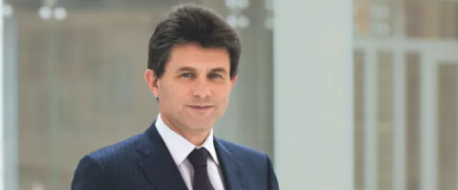 "Le numérique n'est pas une baguette magique, mais il peut aider à combattre l'échec scolaire" : Henri de Castries